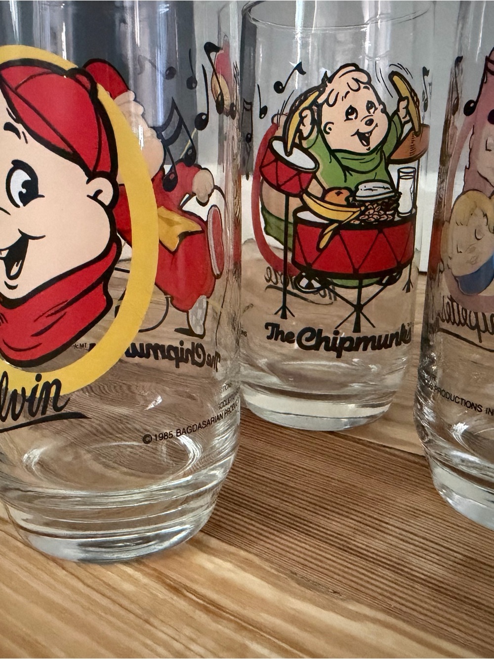 Complete Set of 4 Alvin and the Chipmunks Glasses - Hardees 1985 - Picture 3 of 3